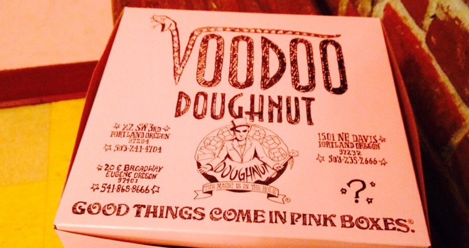 Voodoo Doughnut - pink box